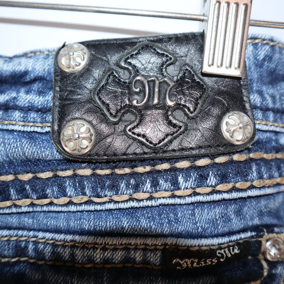 Miss Me Medium Wash Distressed Boot Cut Jeans Women's Size 30 Style JP5014-6 - Picture 7 of 10